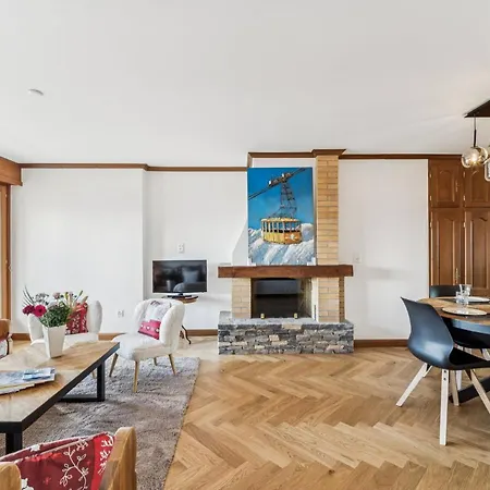 Golf Park Duplex By Mrs Miggins Daire *